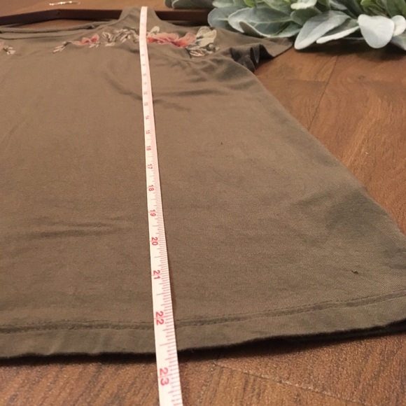 American Eagle Olive Green Cold Shoulder Top - Picture 6 of 7